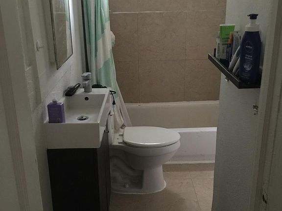 2nd image of 160 NE 44th St #2