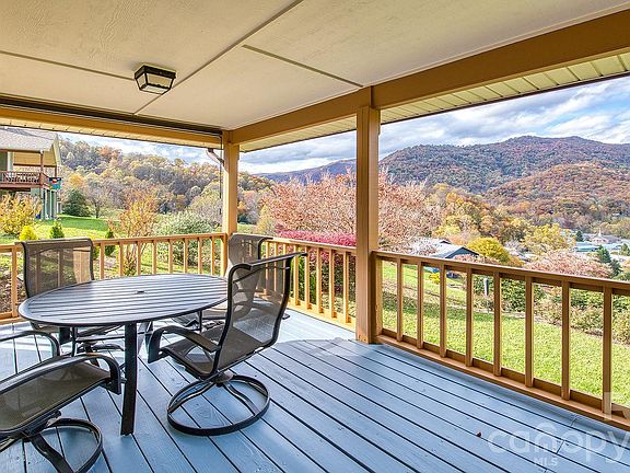4th image of 352 Lewis Ln