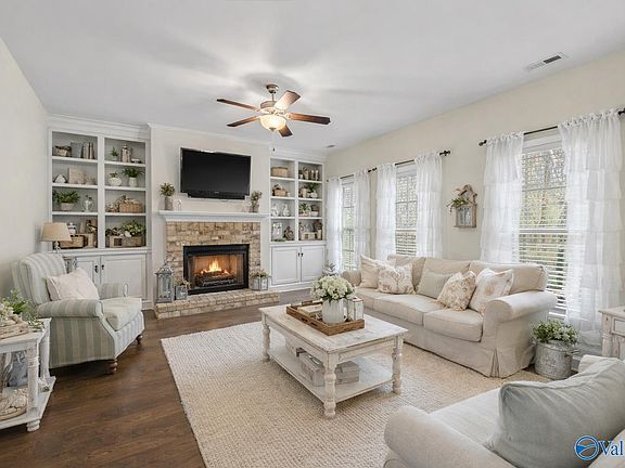 5th image of 381 Willow Bank Cir