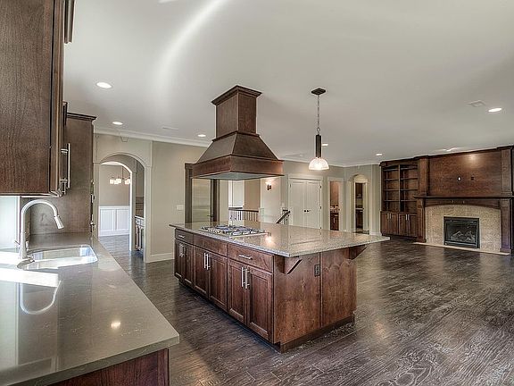 5th image of 6207 62nd Avenue Ct NW