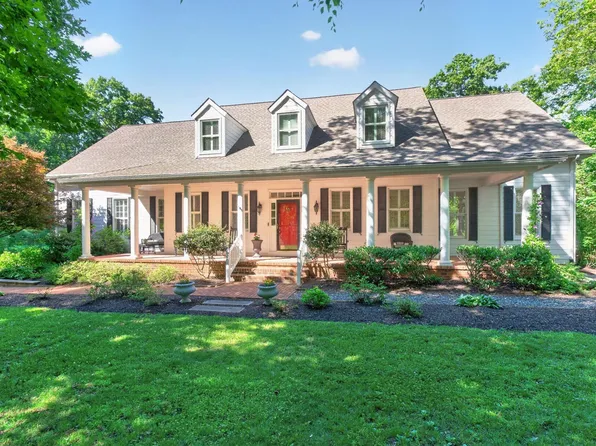 251 Pelham Dr, Keswick, VA 22947