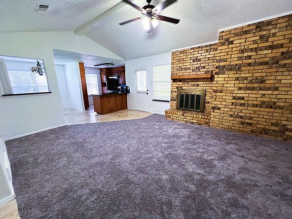 3rd image of 908 Rockwall Dr