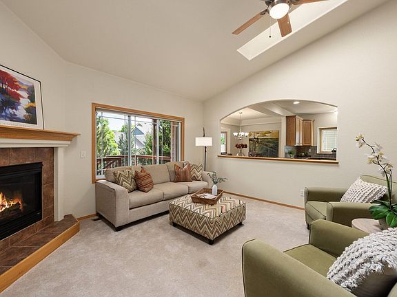 3rd image of 3938 Woodview Ct