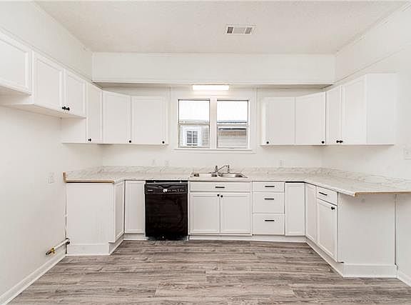 4th image of 212 W 4th St