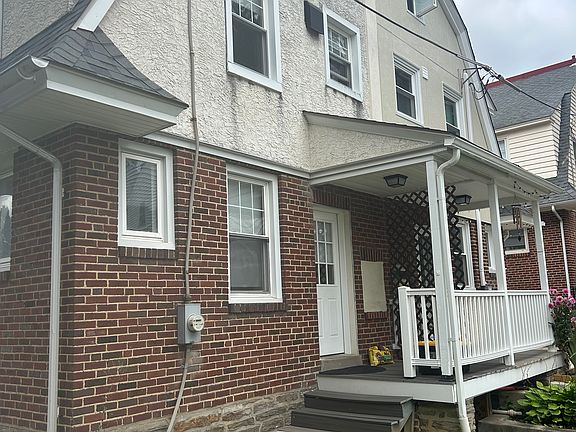3rd image of 106 Cedar St