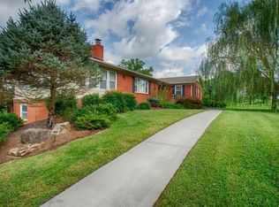 1021 Graves Rd, Strawberry Plains, TN 37871