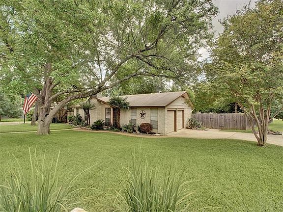 2nd image of 821 Berrywood Dr