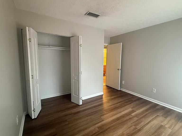 215 Westcliff Cir #C — Photo 13