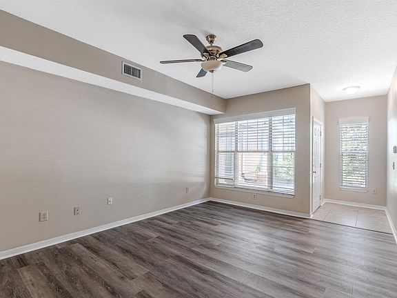 4th image of 17111 Harbour Vista Cir