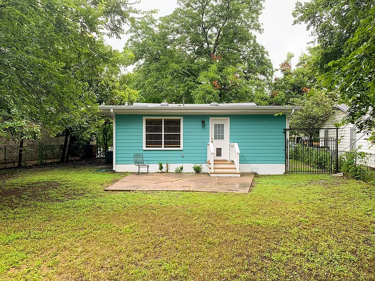 1002 W Saint Johns Ave — Photo 21