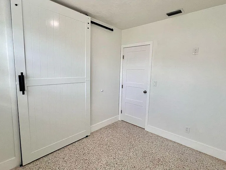 124 Abaco Dr — Photo 16