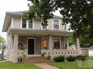 217 1st Ave SE, Hampton, IA 50441