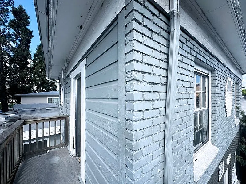 1 bed, 1.0 bath, 725 sqft, $1,195 — Photo 2