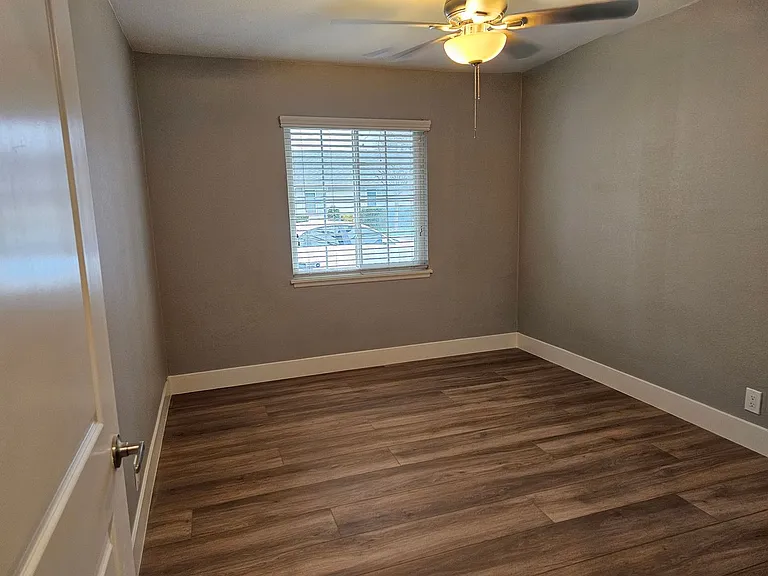 1448-1454 Carleton Dr #1448-1454 — Photo 8