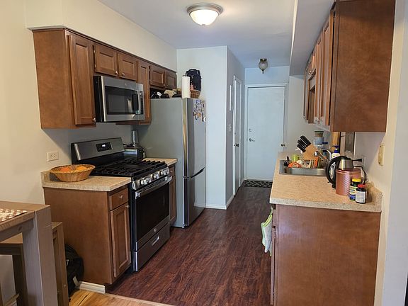 4th image of 466 Tyler Ct