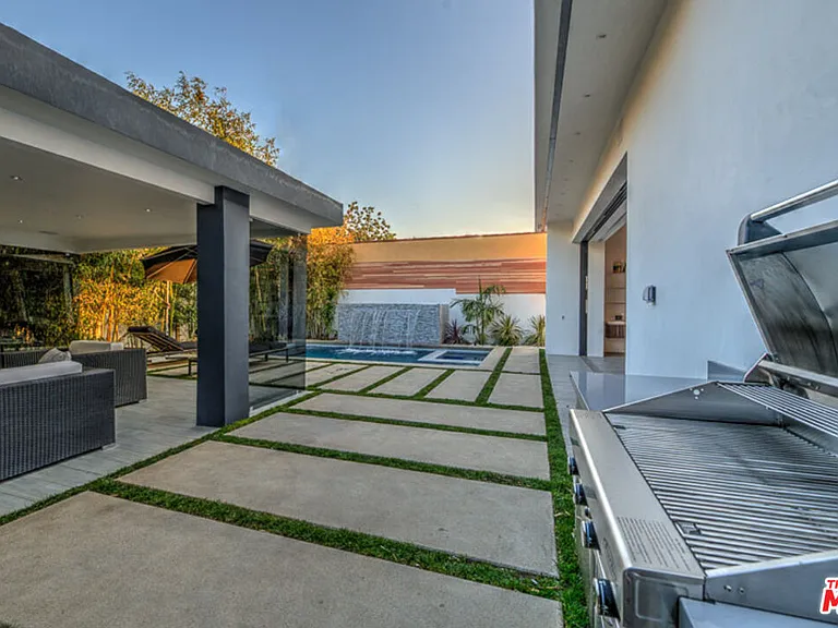 658 N Edinburgh Ave — Photo 23