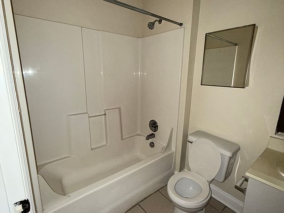 4th image of 1414 W Marshall St #16