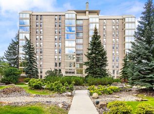 4555 N Varsity Ln NW #305, Calgary, AB T3A2V6