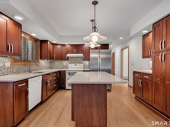 5th image of 40 Osborne Hill Road