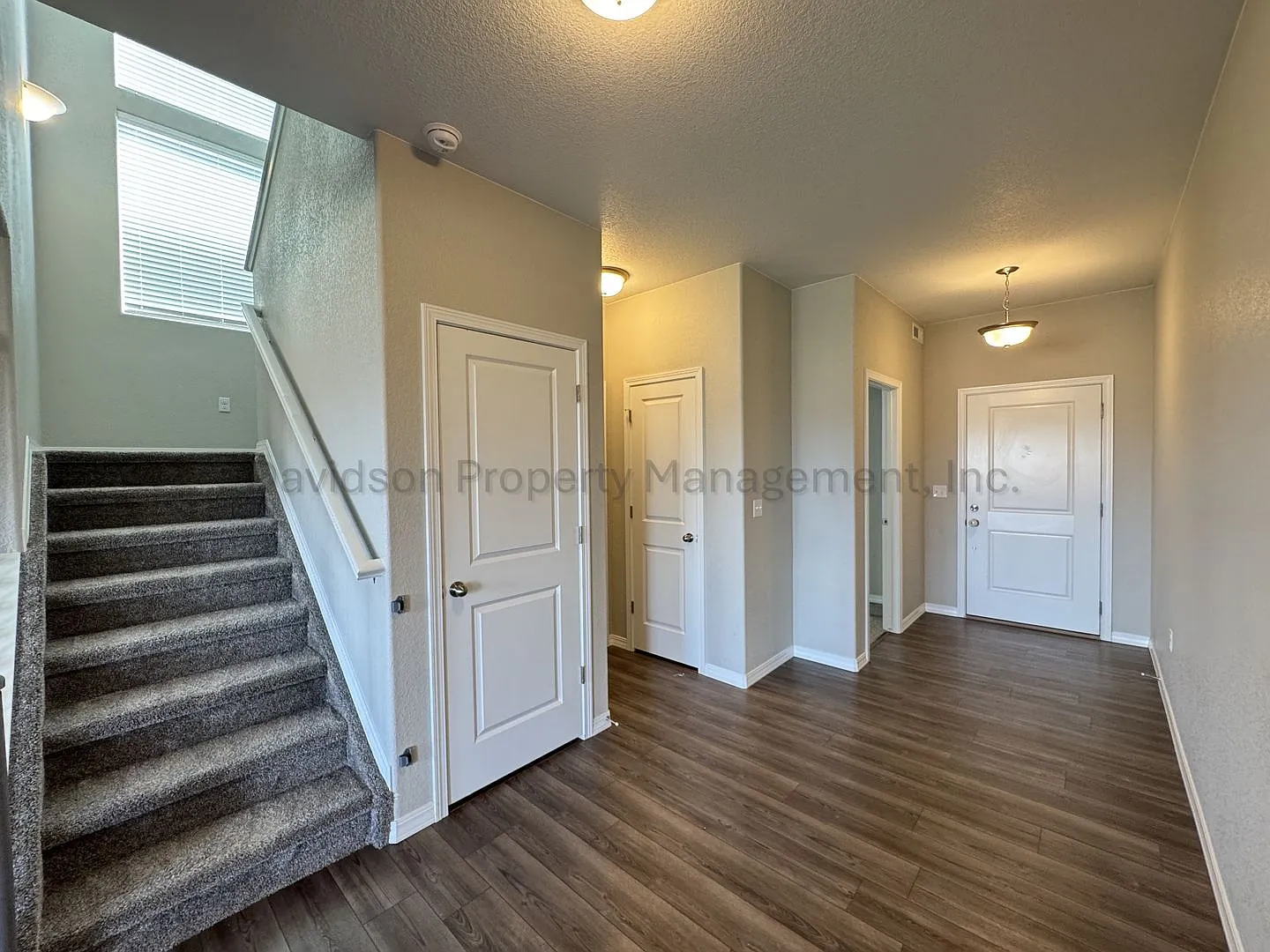 Stunning 4 Bedroom House in Northeast Colorado Springs — Photo 2