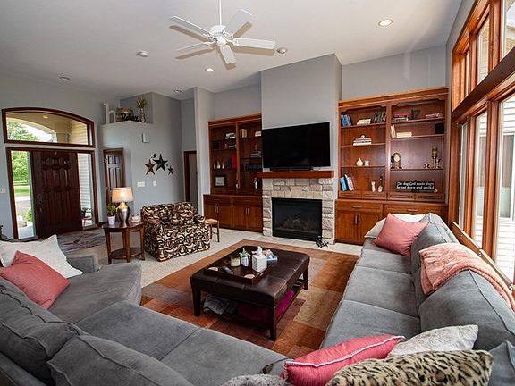 4th image of 60730 Creekstone Dr