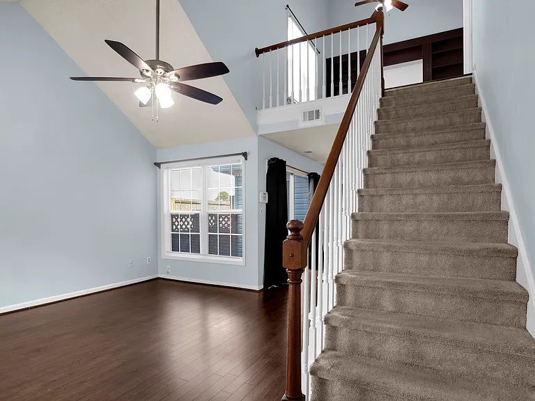 5256 Lake Victoria Arch — Photo 3