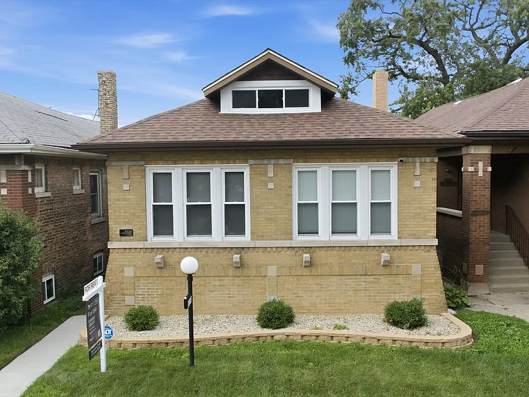 8326 S Luella Ave — Photo 34