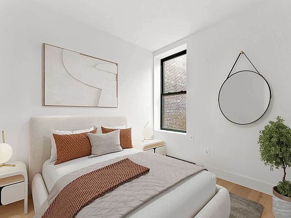 5th image of 168 Sumpter St APT 3