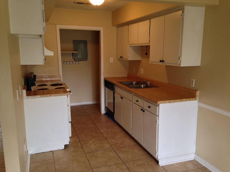 2nd image of 3035 Oneal Ln