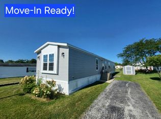 4 Finch Ln, Beecher, IL 60401