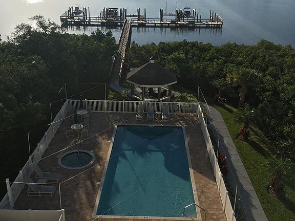 4th image of 19519 Gulf Blvd Unit 302