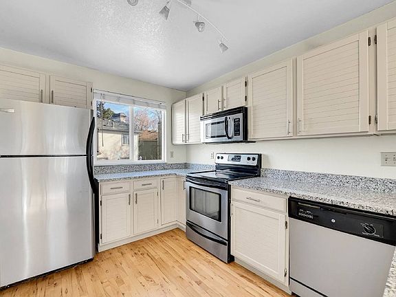 3rd image of 12708 Julian Ct