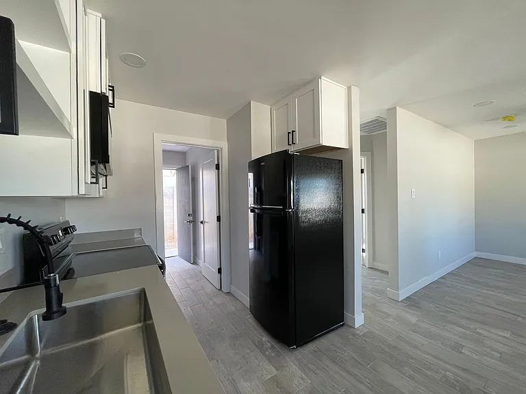 Charming 1 bed 1 bath in great location! — Photo 1