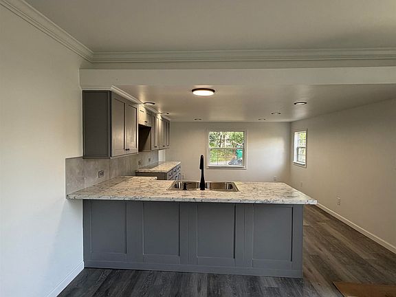4th image of 25 Riverview Drive