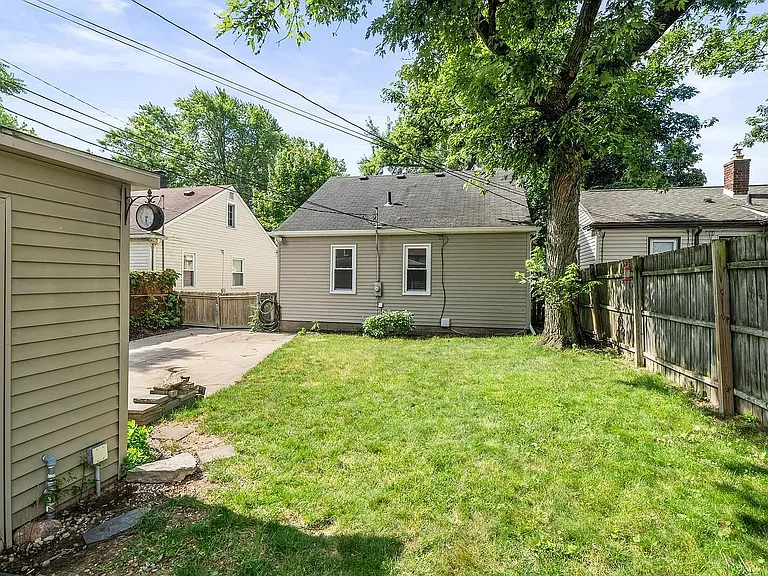 601 Dewey St #1 — Photo 19