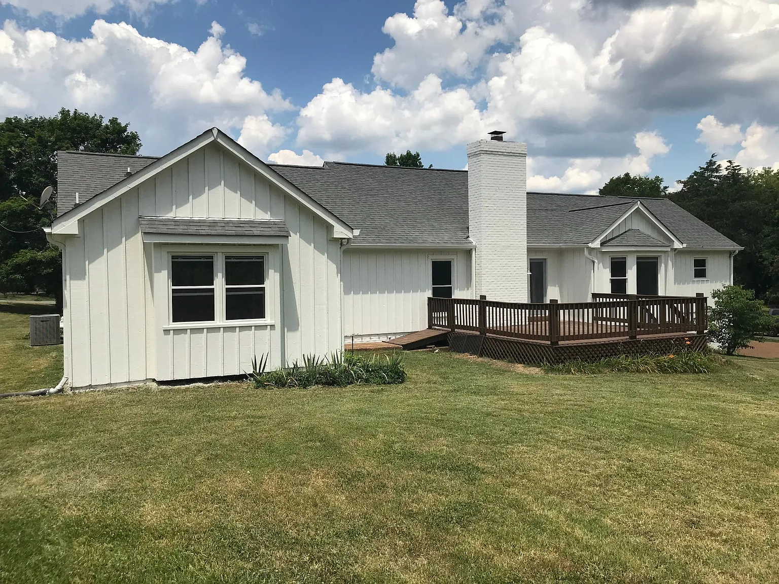 4 bed, 2.5 bath, 2875 sqft, $4,200 — Photo 4