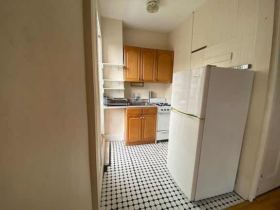 5th image of 91 Hancock St APT 10