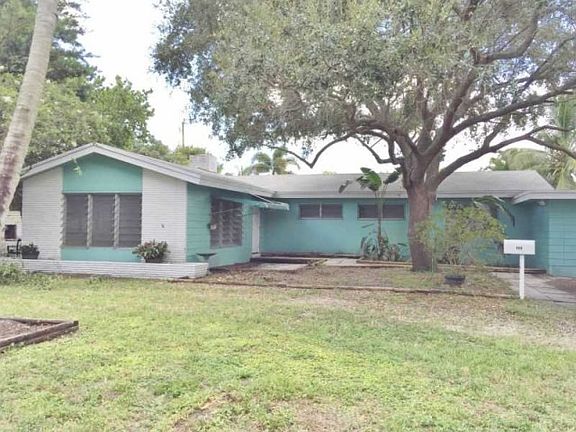 2nd image of 408 NW 21st Ct