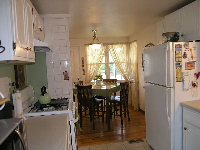 608 E Cherry St photo 1