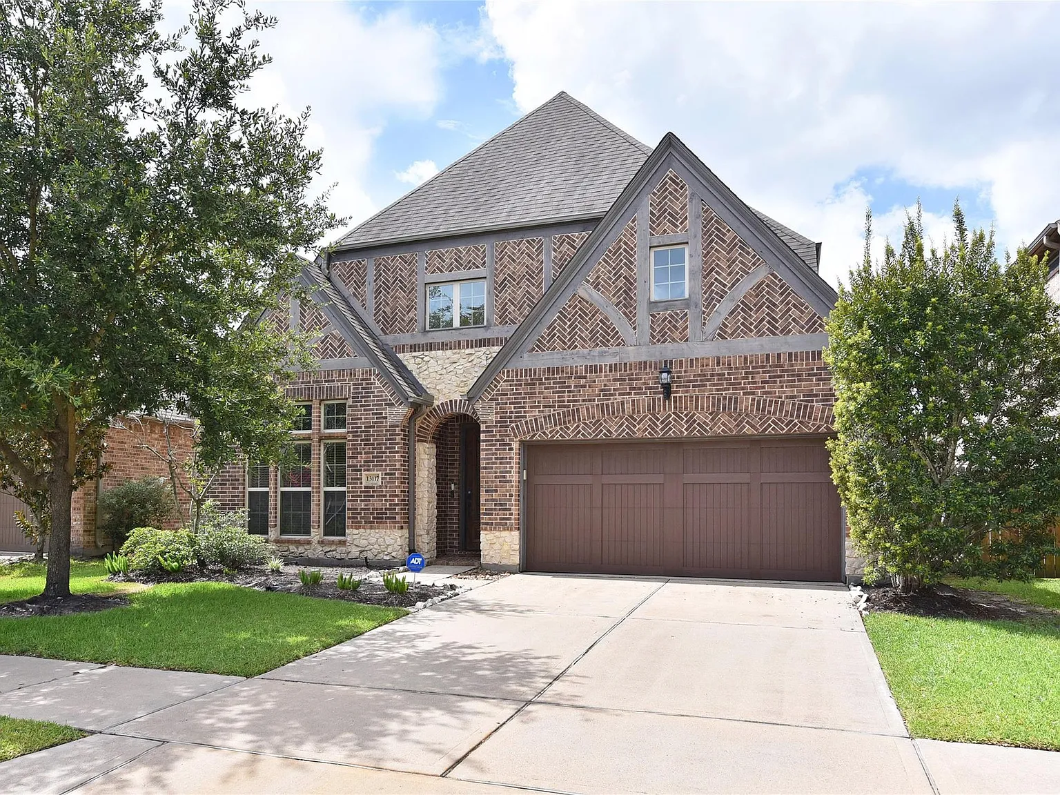 5 bed, 4.0 bath, 3184 sqft, $4,750 — Photo 1