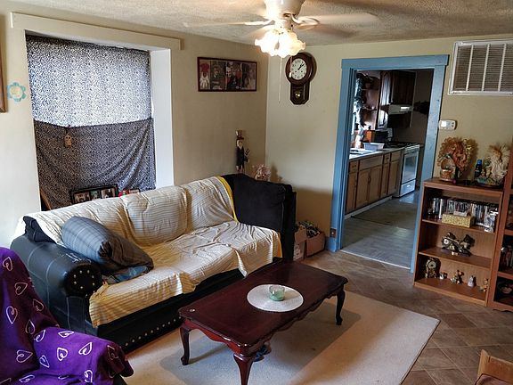 3rd image of 1673 Parkdale Dr