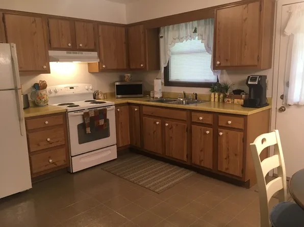 507 Trabar Dr #4, Saint Clairsville, OH 43950