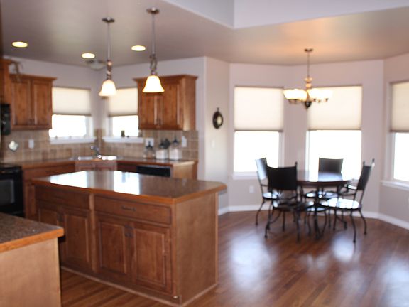 5th image of 980 Sunnybrook Ave