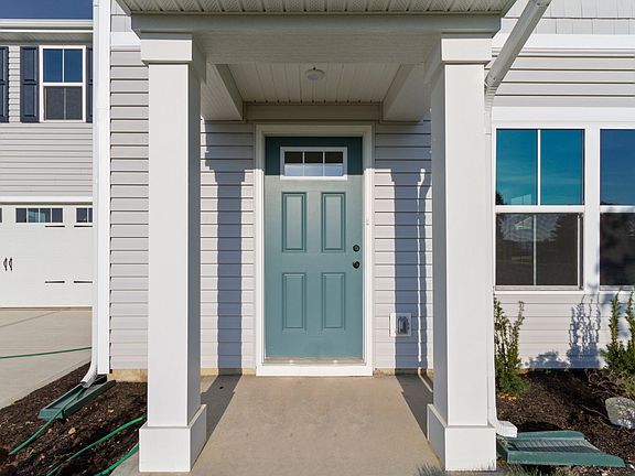3rd image of 1774 Cascades Dr