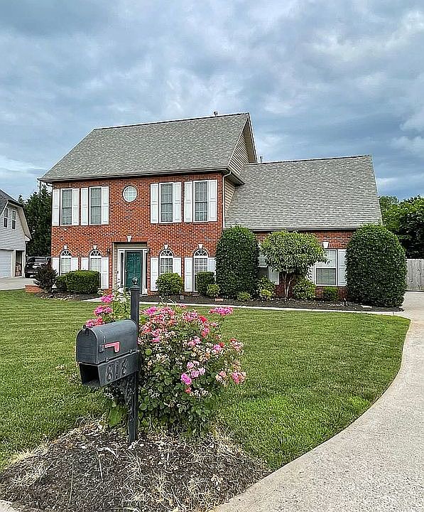 1st image of 818 Baylor Cir
