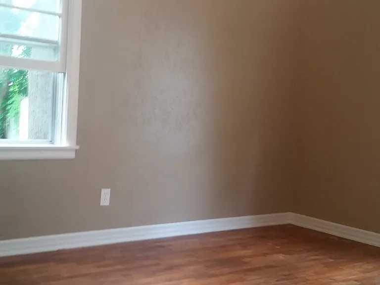 510 Coyne St — Photo 7