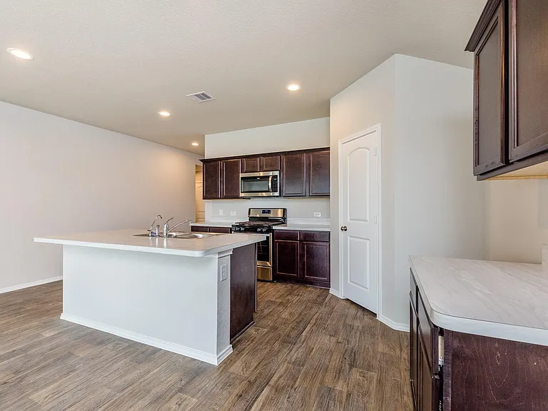 5114 Radiant Dawn Dr — Photo 7