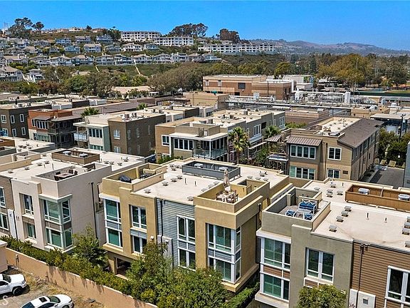 5th image of 2046 Doheny Way