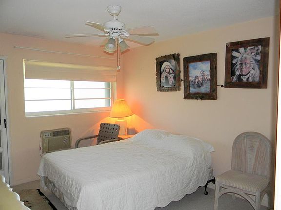 3rd image of 2542 S Federal Hwy APT 12