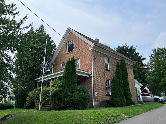 4th image of 1441 Philadelphia St